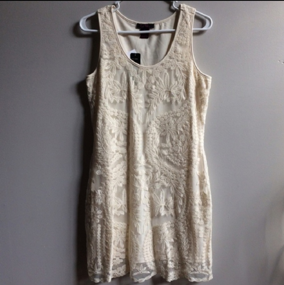 Super cute ivory lace creme dress